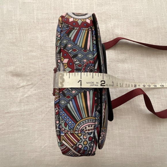 Sakroots Sak On The Go Small Messenger Travel Crossbody Graphic Print NWOT - Picture 4 of 16